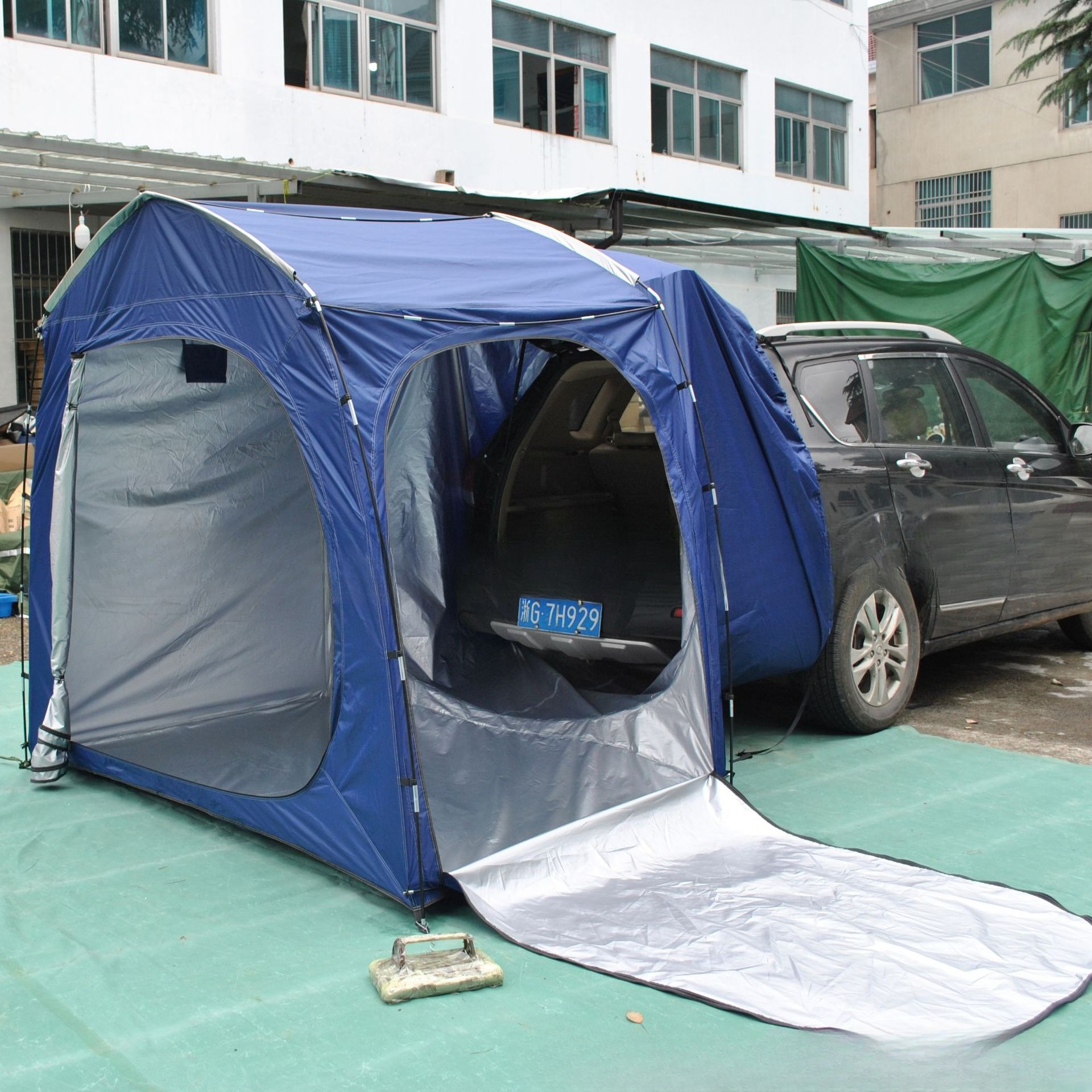 Easy to store full-model rear  - đánh giá và giá Emergency Mylar Tent